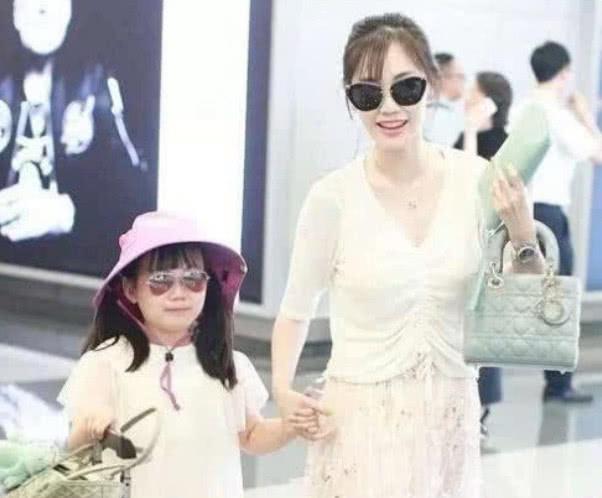 马蓉悼念王宝强妈妈 王宝强的母亲去世