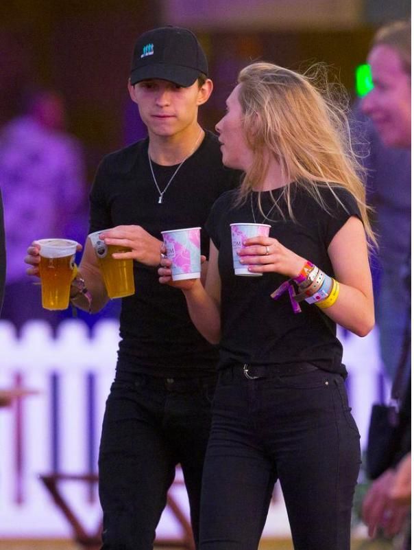 荷兰弟恋情曝光 荷兰弟恋情曝光牵手