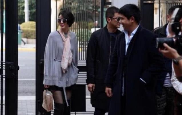 李亚鹏女友晒美照 李亚鹏女友身份曝光后首晒照