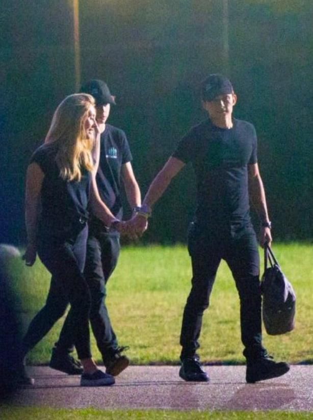 荷兰弟恋情曝光 荷兰弟恋情曝光牵手