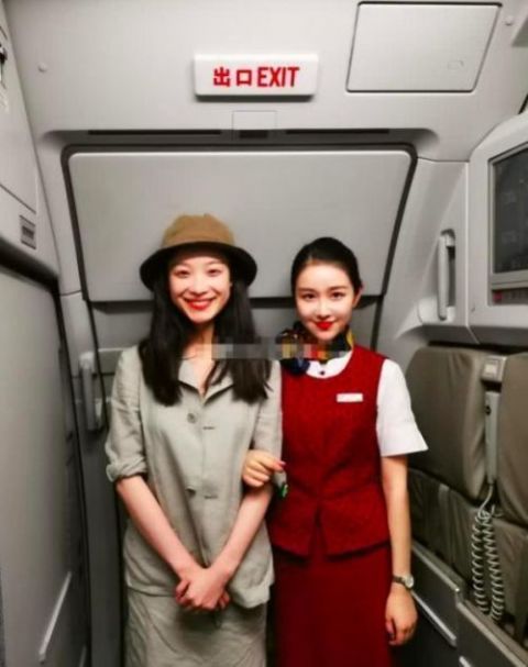倪妮偶遇同名空姐 倪妮偶遇同名同姓空姐照片