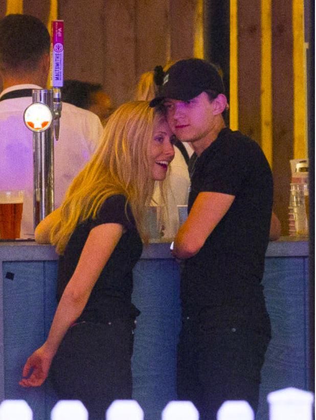 荷兰弟恋情曝光 荷兰弟恋情曝光牵手