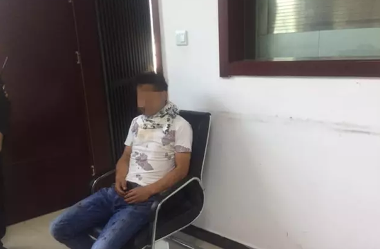 义乌火车站现血衣男子 鲜血是谁的?义乌火车站现血衣男子